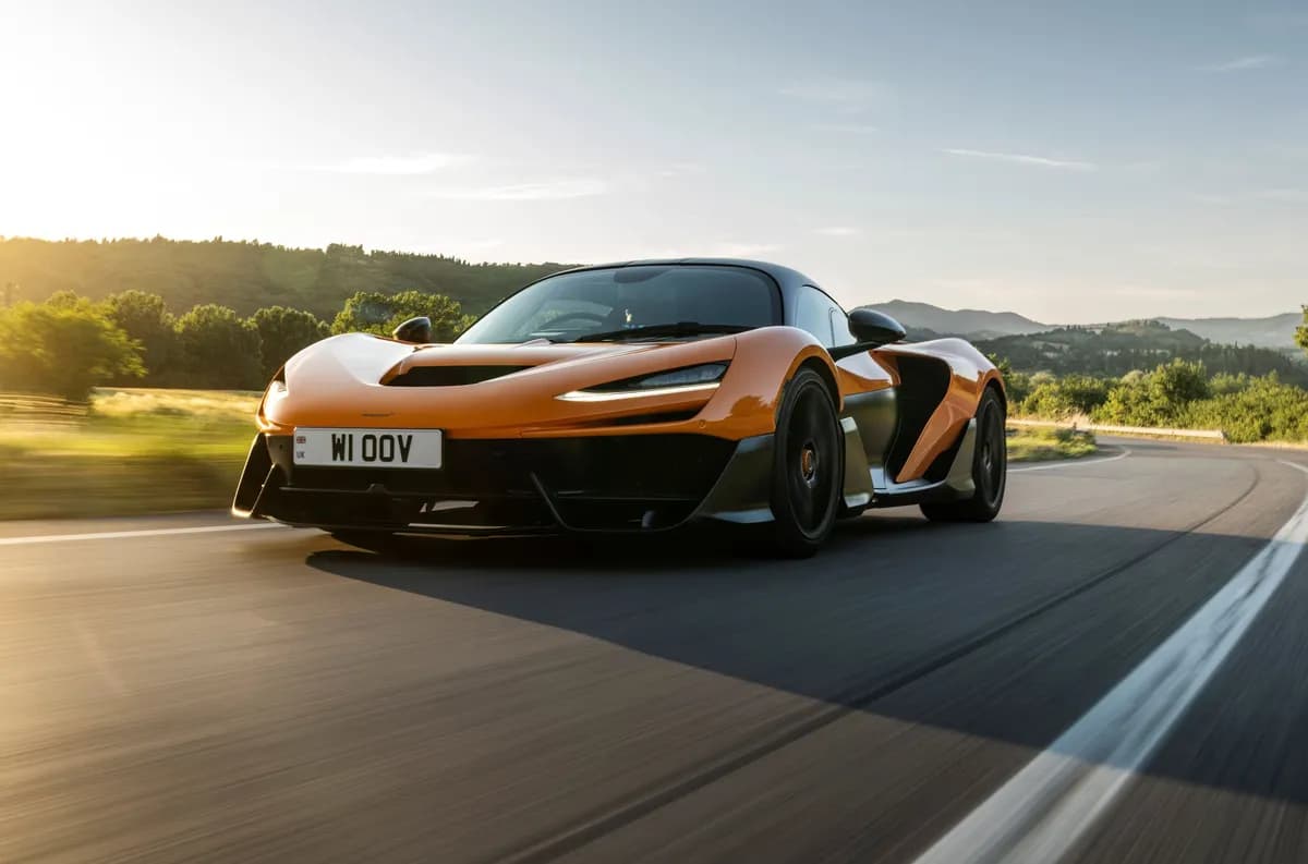 McLaren W1: A Lightweight V8 Hypercar Focused on Performance