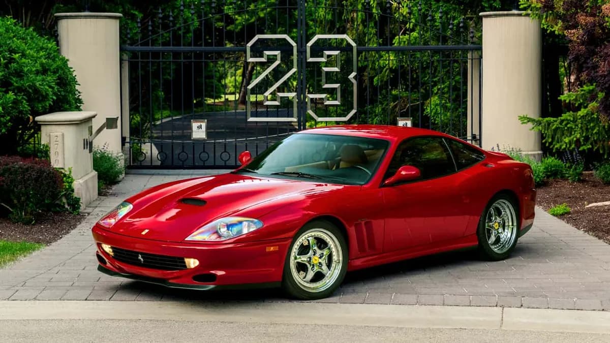 Ferrari 550 Maranello de Michael Jordan Bate Recorde em Leilão com Preço de $2,7 Milhões