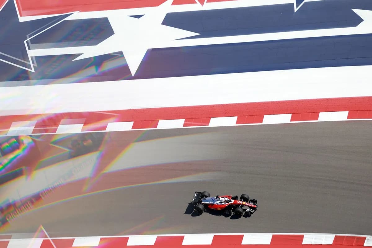 Leclerc Lidera o FP1 no GP dos Estados Unidos, Superando Verstappen