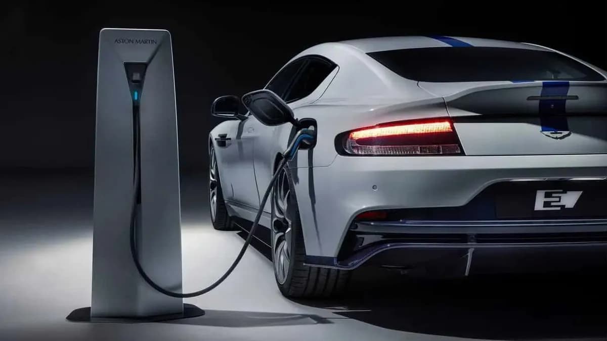 Aston Martin Delays First EV Launch to 2033-2035